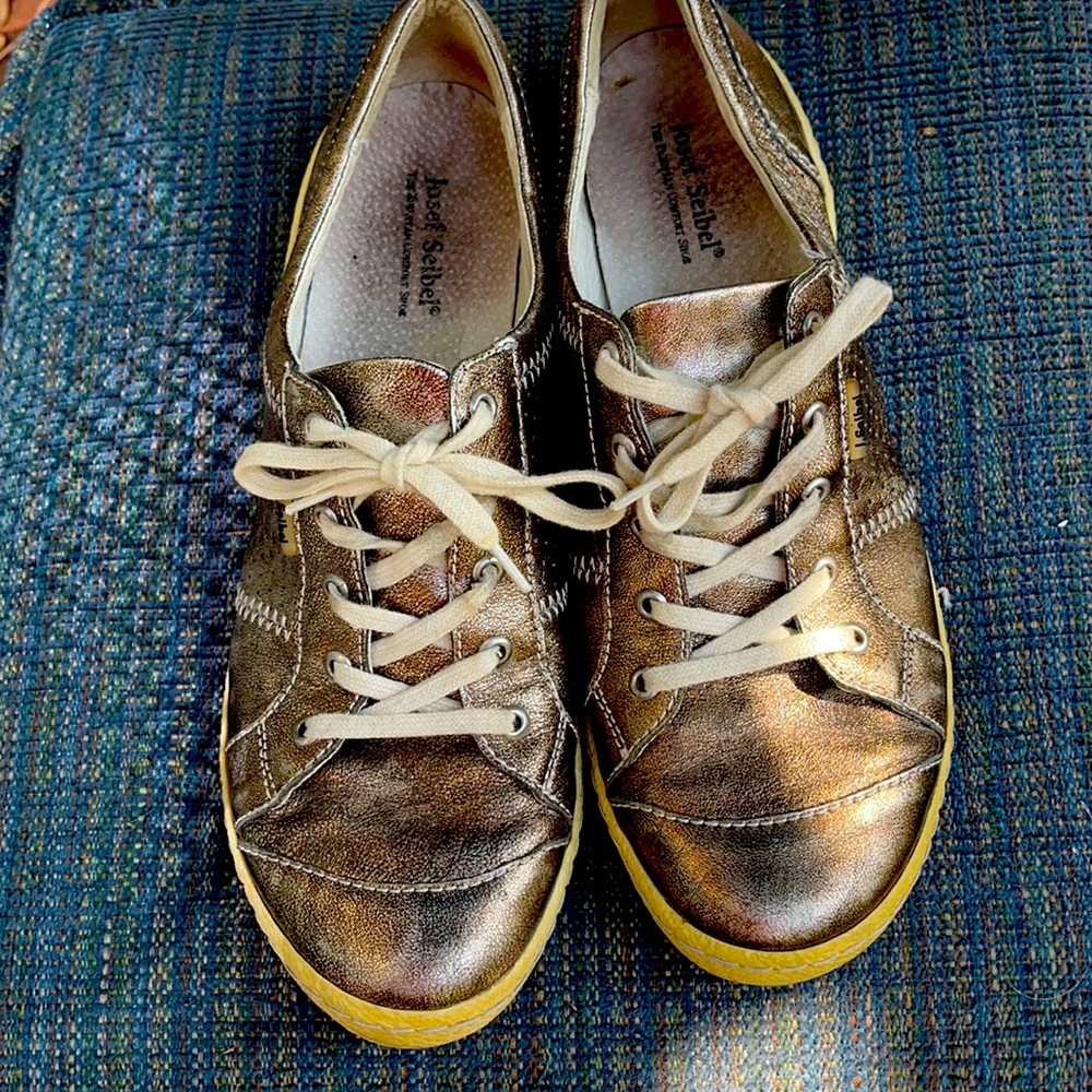 Good Leather Josef Seibel tennis shoes